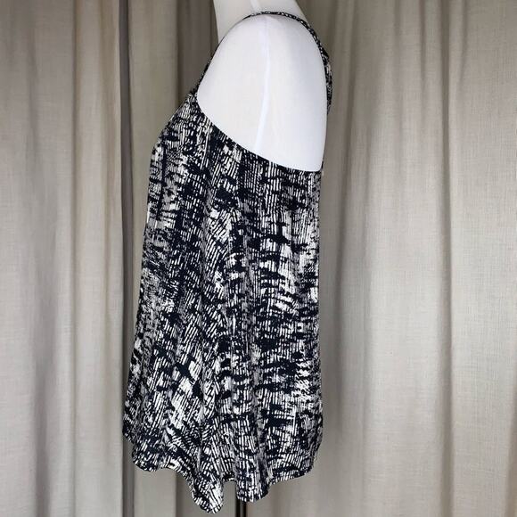 Creative Commune Asymmetrical Tank Woven Detail - Picture 3 of 7